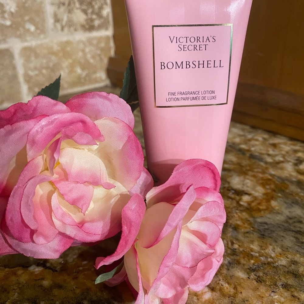 Victoria's Secret Bombshell Pink Lotion